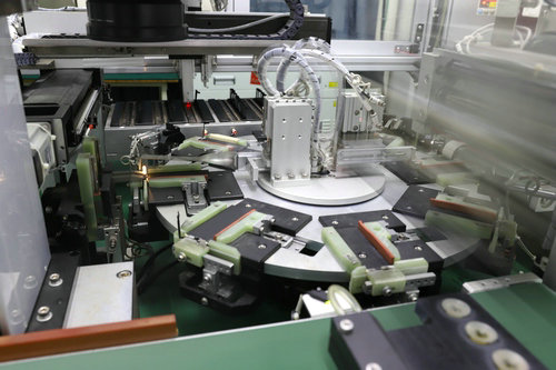 一塊優(yōu)質(zhì)的德基電池是怎么誕生的？——探秘高端電池制造的匠心之旅